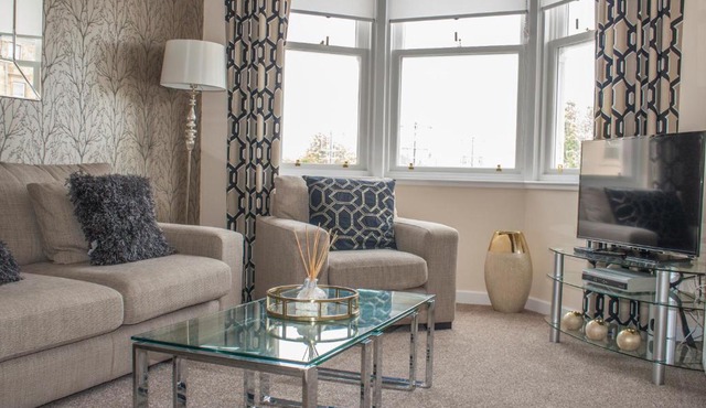 Lexington Apartments, entire apartment, sea view, private parking, wifi