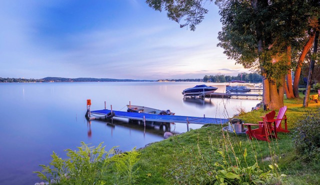 Life is Good Lakefront Cottage — 1.5h from Toronto