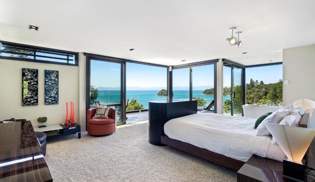Lodge by the beach - Luxury, Beach access, Ocean views, Private chef