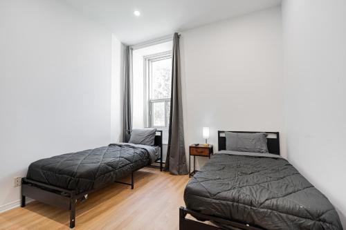 Loft Studio & 2 Single Beds For 2 Guests with Parking
