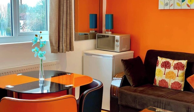 Loft Studio with Parking and Kitchenette