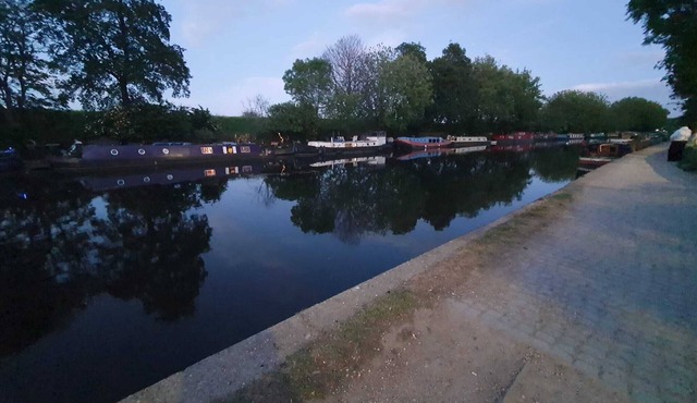 London River Lee Reservoir 2 Bedroom Garden Apartment near Boats Harbour & Parks