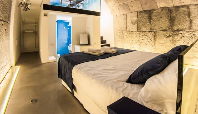 Lonja Suites 1 Blue