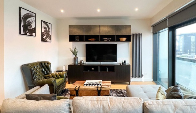 Lovely 2 Bed Duplex Apartment with Hydro Views