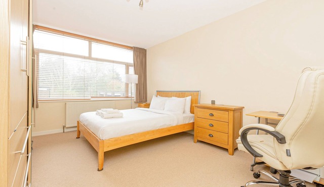 Lovely 2BR flat w balcony, Golders Green tube 5min