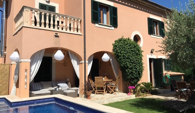 Lovely 3 bdr villa w aircon & wi-fi, private saltwater pool, 400m to beach