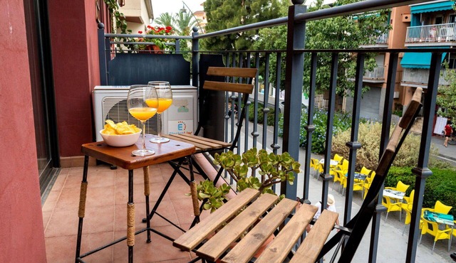 Lovely apartment for 3 people with A/C, WIFI, TV and balcony