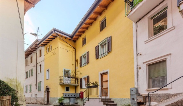 Lovely apartment for 4 guests with WIFI, A/C, TV, terrace and pets allowed