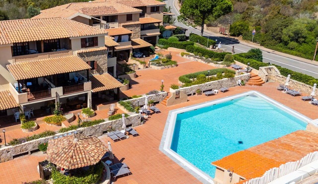 Lovely apartment for 2 people with pool, A/C, TV and patio