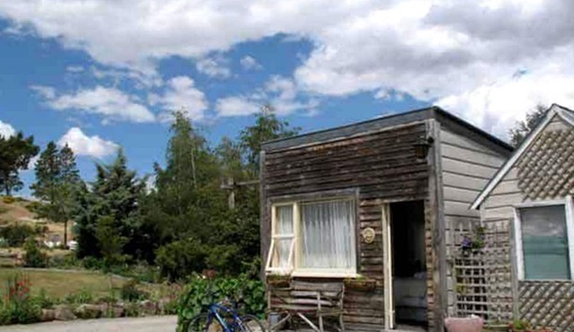 Lovely Glamping Getaway near Rock and Pillar Range in Picturesque Waipiata, New Zealand