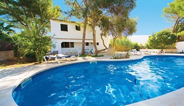Lovely holiday villa. Pool and beach
