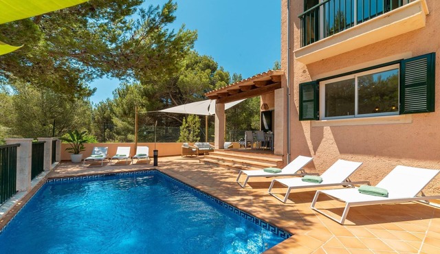 Lovely home in Cala Mesquida