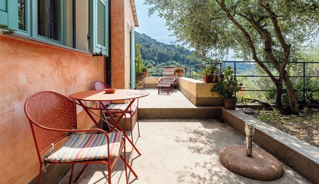Lovely apartment in villa for 4 people with WIFI, terrace and pets allowed