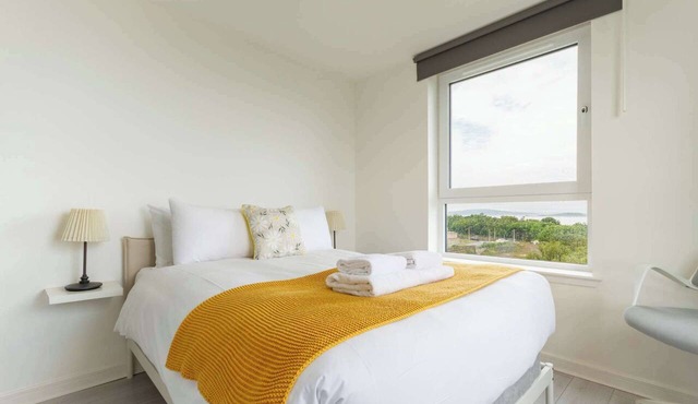Lovely Sea View 2BDR Flat in Edinburgh