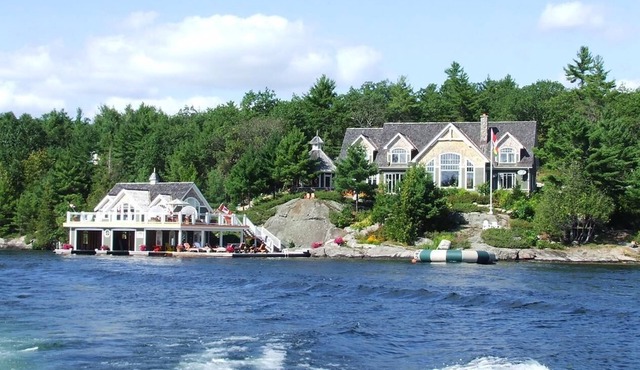 Luxury Cottage-Boathouse - 8 Bdrms, Waterfall! SW Exposure! Water Tramp! It ALL!