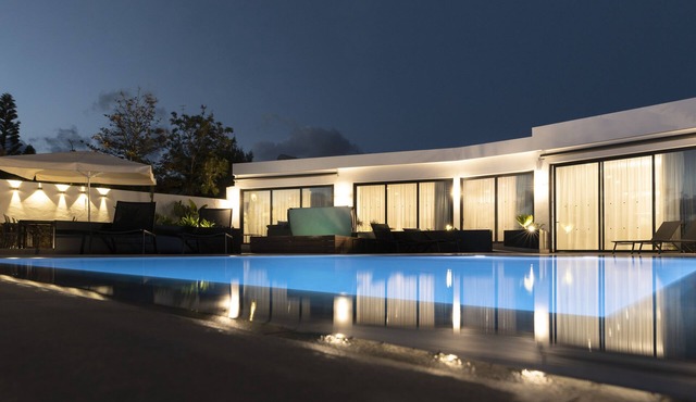 Luxurious 5 bed 4 bath villa in Los Mojones with stunning views and facilities