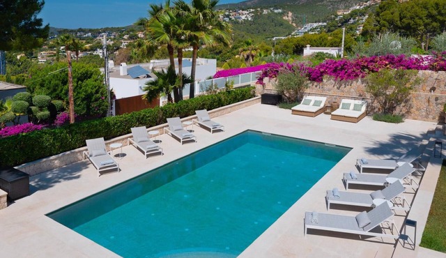 Luxurious and Modern 7 Bedroom Property in Portals
