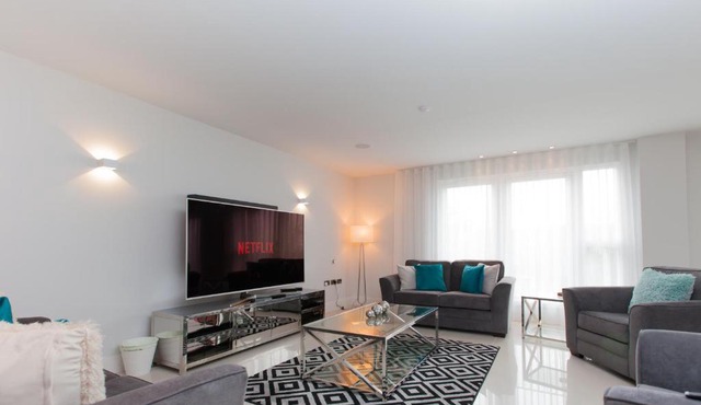 Luxurious Central Edinburgh Apartment - Sleeps 6