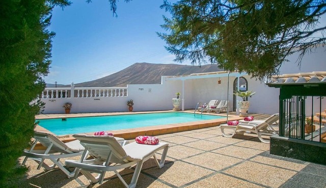 Luxurious Rustic House | Villa Nicolivos | Beautiful Seaviews | Macher