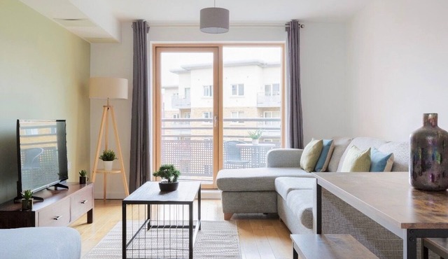 Luxury 1 bed Apartment with FREE parking in East London - Bow