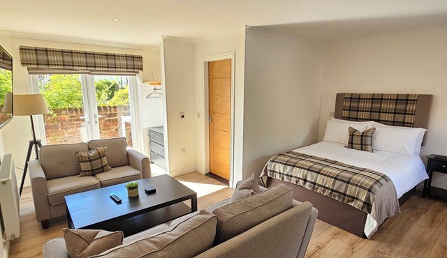 Luxury 1 Bedroom Apartment *LL* — Peaceful Escape Near Loch Lomond