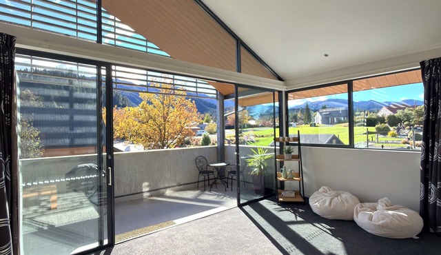 Luxury Corner Apartment In Central Hanmer Springs.