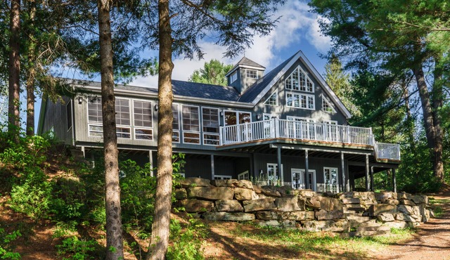 Luxury Cottage Living on the Lake in Muskoka