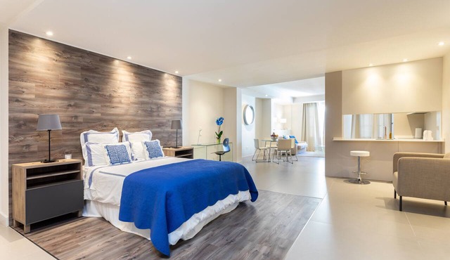 Luxury loft in the center of Arrecife. Very spacious and bright. Newly renovated!