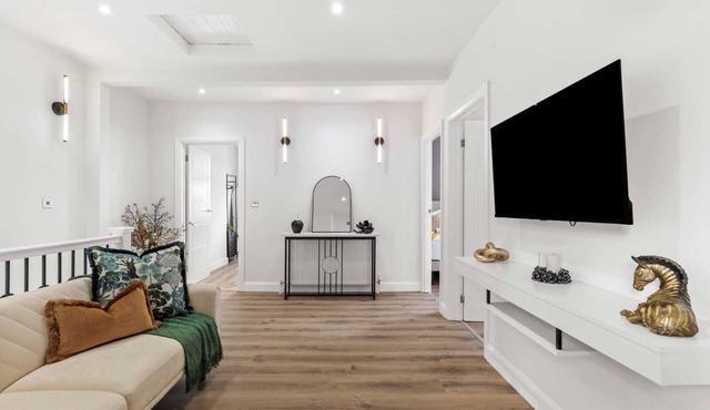Luxury London Stratford 3 bedroom Flat.