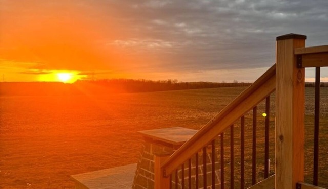 *Luxury Retreat* 100-Acre Estate With Indoor Pool in East Garafax Ontario!
