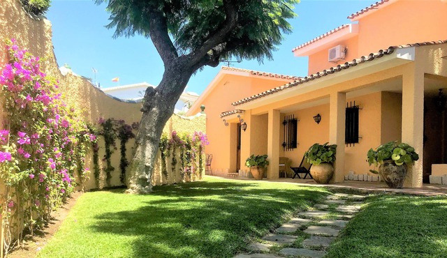Magnificent villa in Málaga city with capacity for 9 people