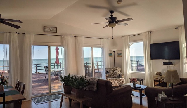 Majestic Lake Erie Views - Serene Waterfront Cottage Getaway