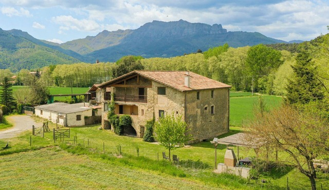 Majordoms Famada - Casa rural for 11 in La Vall d'en Bas, La Garrotxa