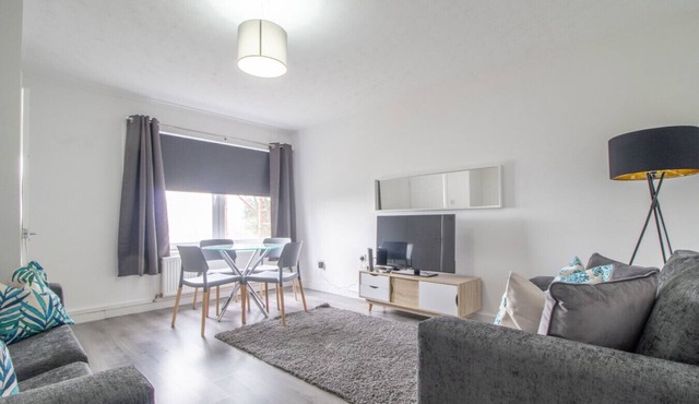 Mar Gardens - Modern 2 Bedroom Home