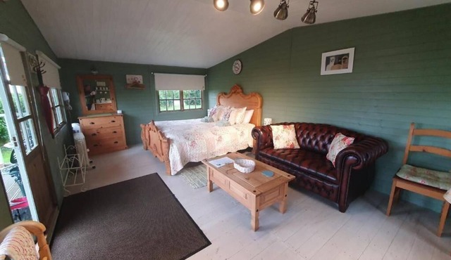 Marshland Alpacas Glamping Lodge