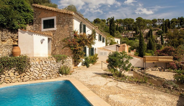 Masía Los Tres Almendros (sea views and pool in La Tramuntana)