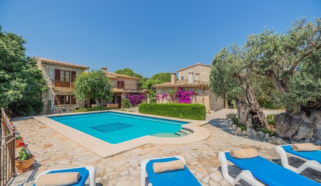 Mastaguera Mallorcan style villa with pool and spectacular views