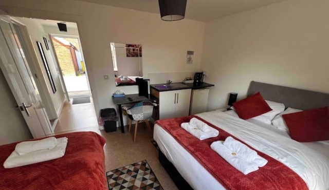 Mayland Motel - Large Family Room