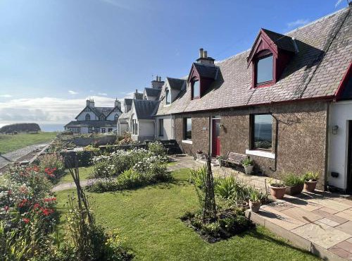 Merrihaven - Clifftop Fisherman's Cottage with Sea Views
