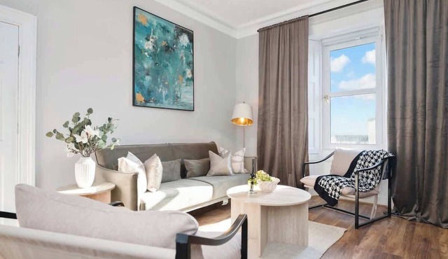 Milton Apartment - 3 Beds, Kirkcaldy with sea view