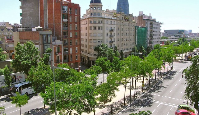 MIRABARNA Atico 1 - near Sagrada Familia - Private / Professional Cleaning /WiFi