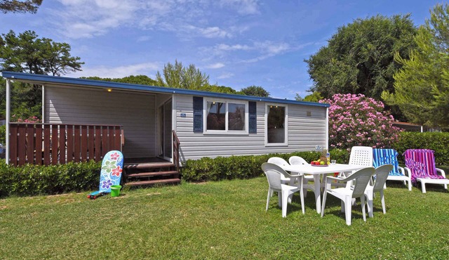 Mobilehome mit Terrasse und Klimaanlage