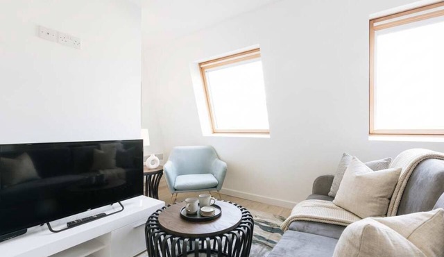 Modern 1BED Top Floor Apartment in Central Ipswich