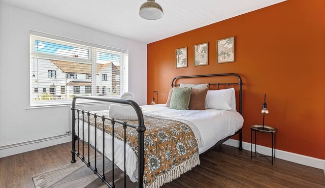 Modern 2-Bed Apartment in Reading