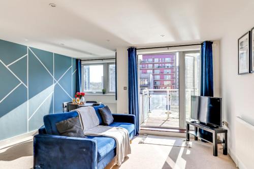 Modern 2Bed, City Centre, Private parking, Balcony