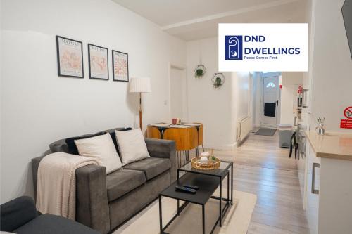 Modern 3 Bed Flat - 3 En-Suites - Parking - near Wembley