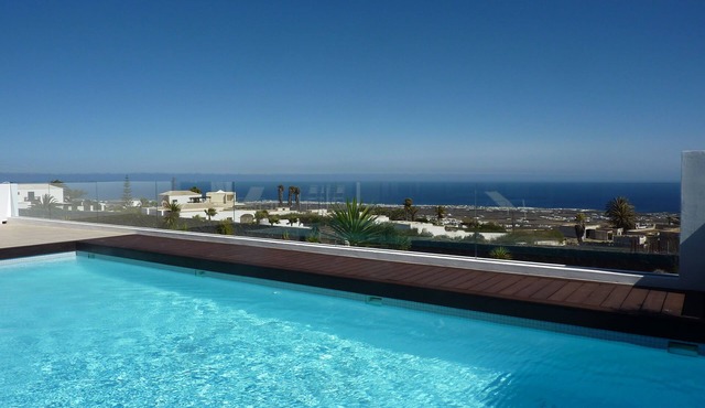 modern accommodation, large pool, sea view, satellite TV