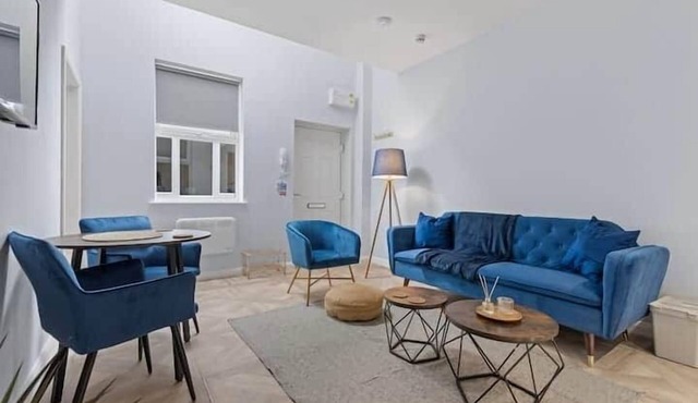 Modern Apartment Double Bed Free Parking Suite 4