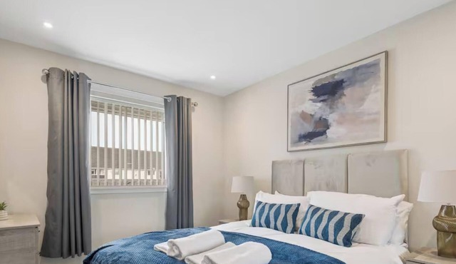 Modern Apartment | Paisley