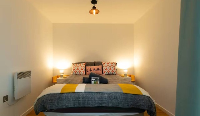 Modern City Retreat | Central Nottingham - Pass the Keys